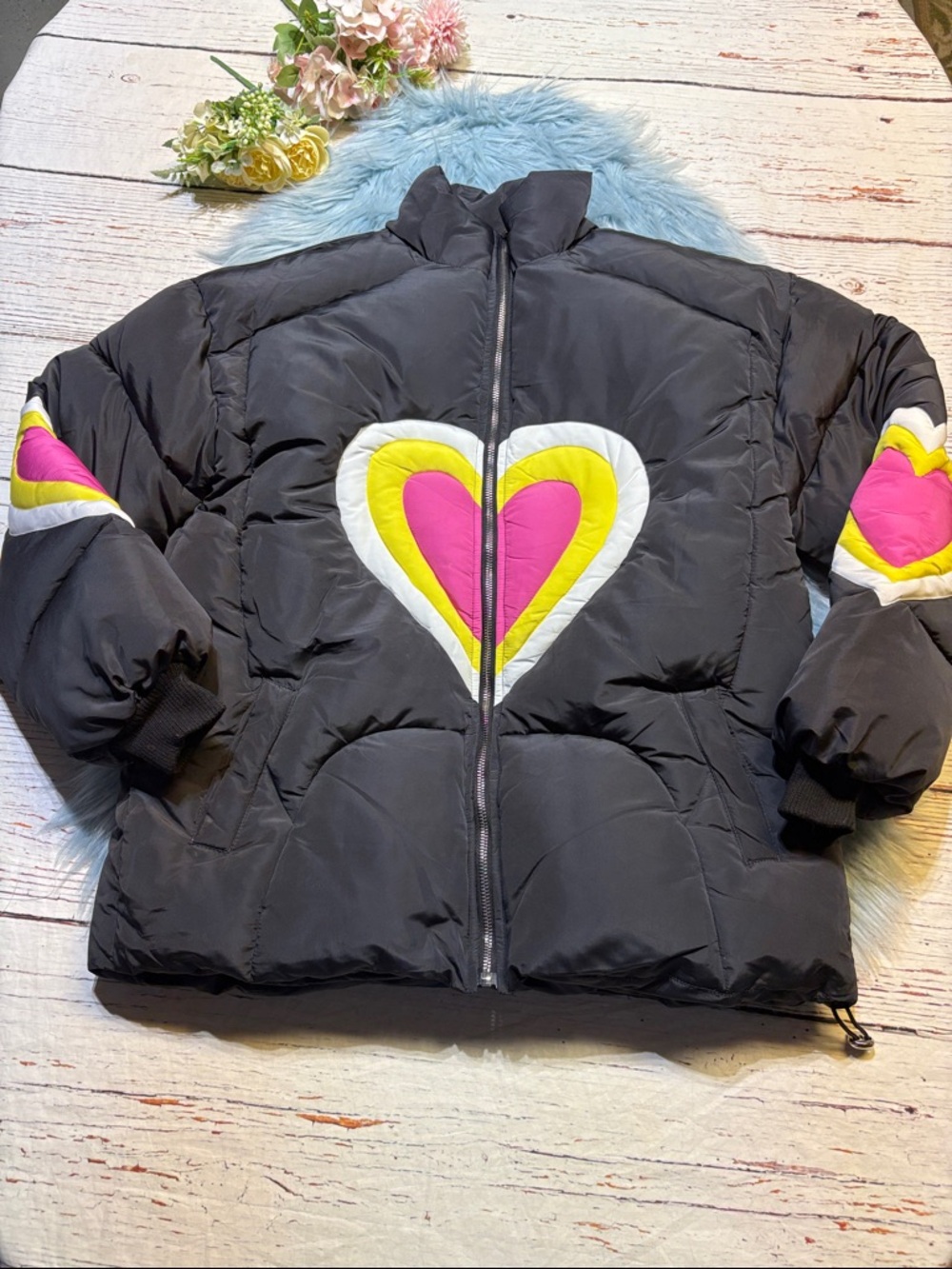 Lola + The Boys Electric Hearts Black Puffer Jacket sz M